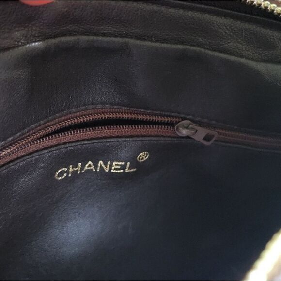 Authentic Chanel VTG CrossBody Tassel Brown Lambskin Camera Bag Purse RARE GHW - Picture 12 of 16